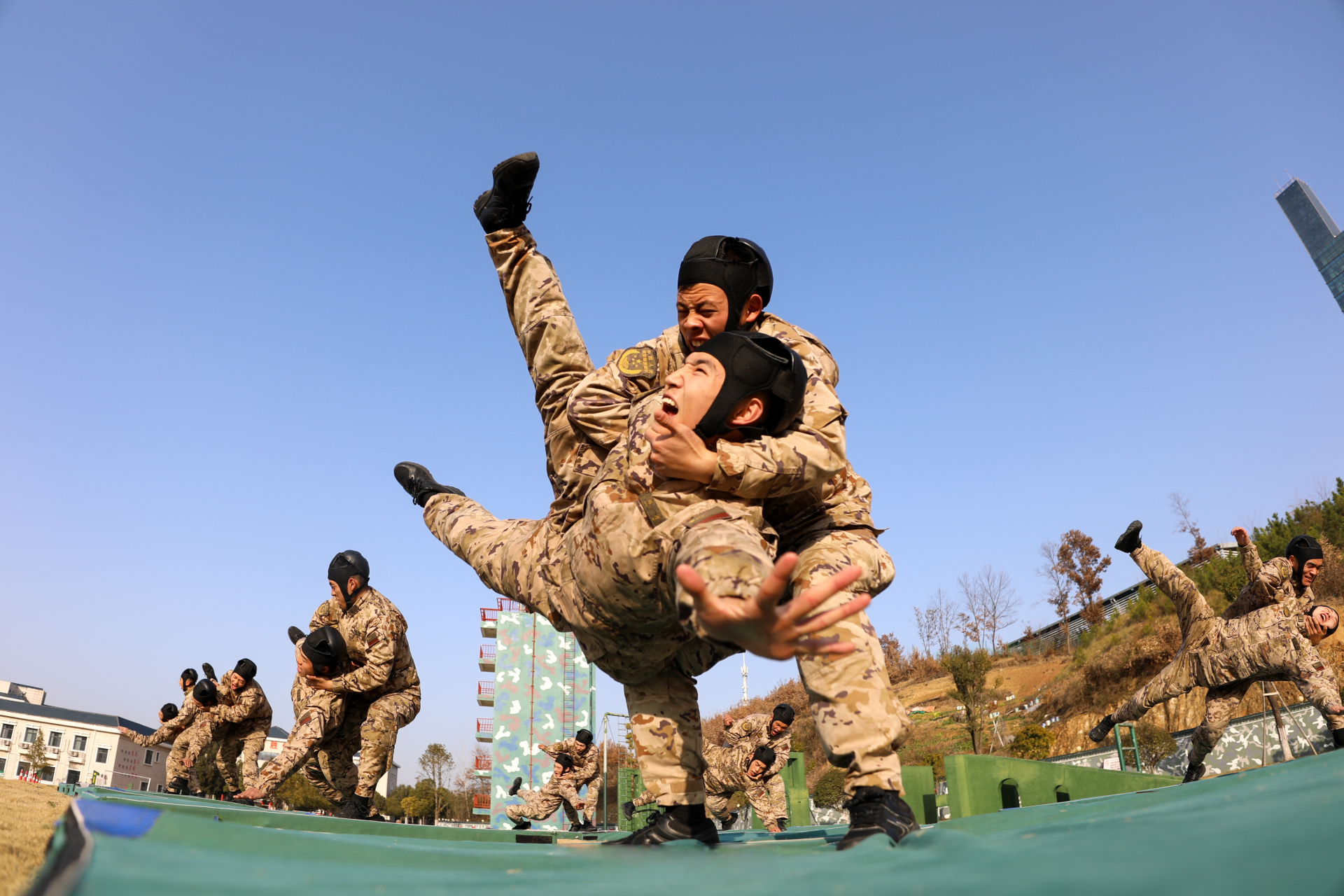 关于精忠报国！选手们踏实训练为荣誉而战的信息